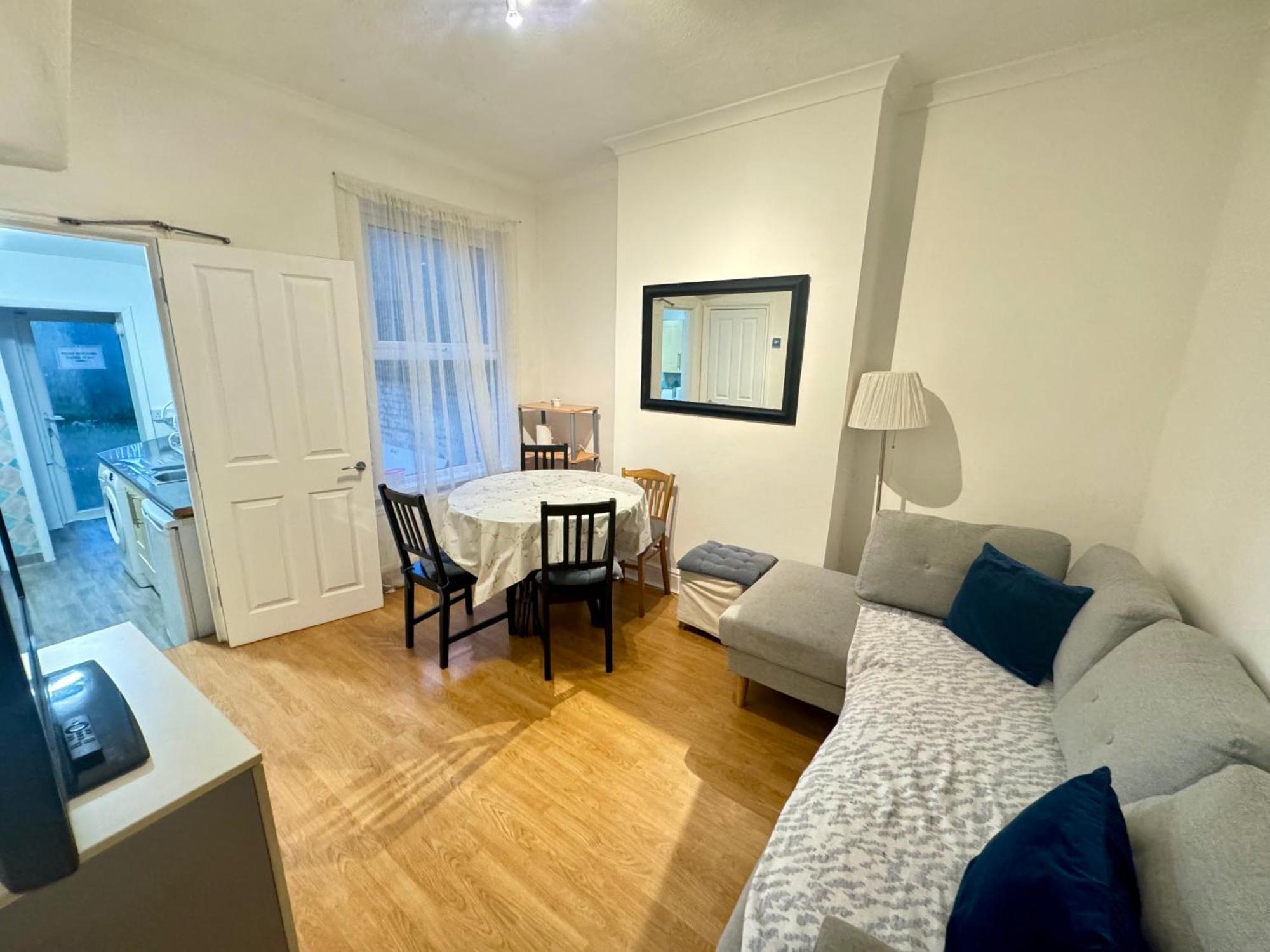 4 Bedroom House In Turnpike Lane/Wood Green London Eksteriør billede